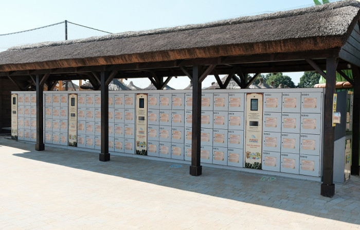 Szafki depozytowe Energylandia Aquapark.jpg Szafki depozytowe Energylandia Aquapark.jpg