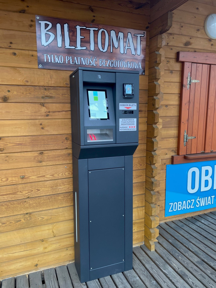 BASE 7000 Light Dinopark.jpg