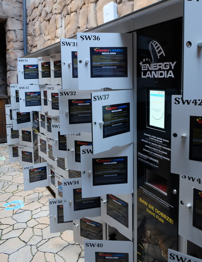 Szafki depozytowe Smoczy Gród.jpg